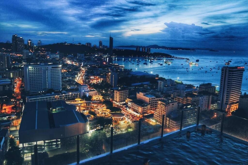 The Base Central Pattaya Luaran gambar