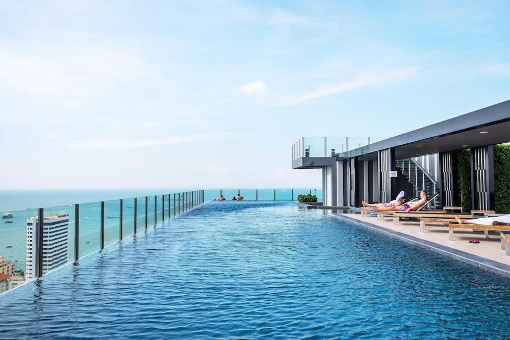 The Base Central Pattaya Luaran gambar
